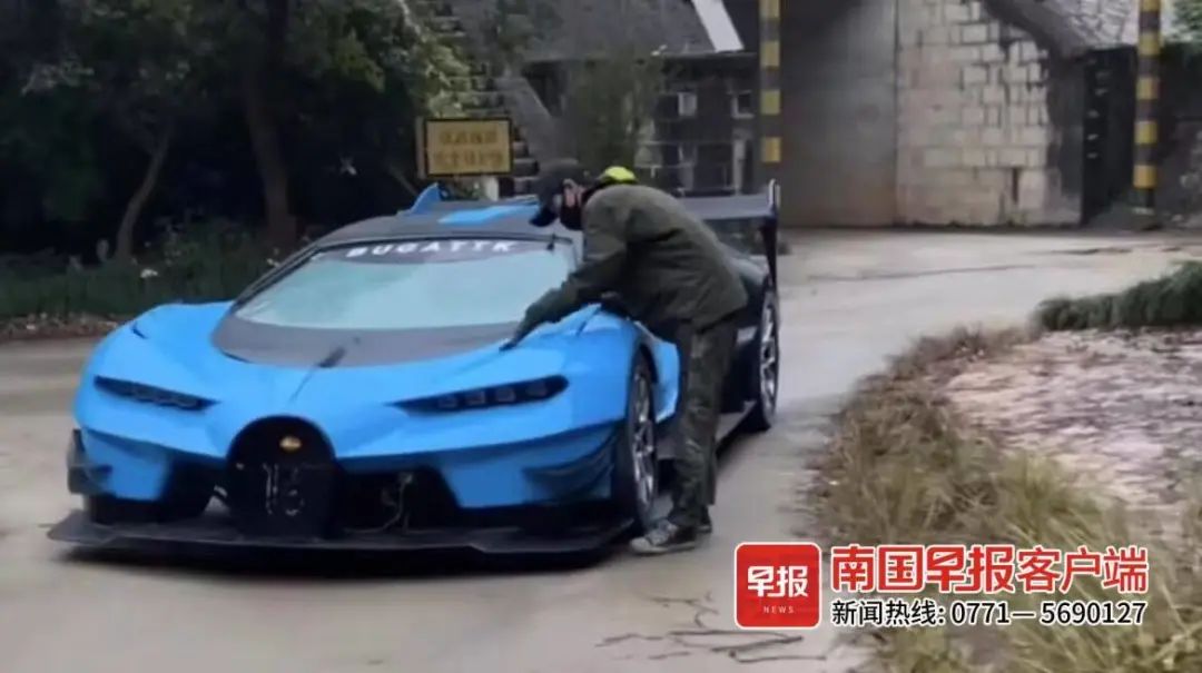 广西玉林黎村镇造车视频_农村小伙用黄泥造超跑_90后小伙手工造跑车