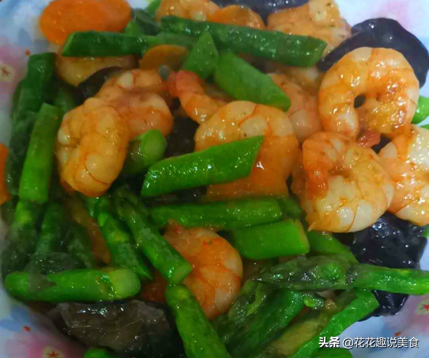 小油菜炒鲜虾_虾仁木耳竹笋山药搭配_大虾减肥食谱