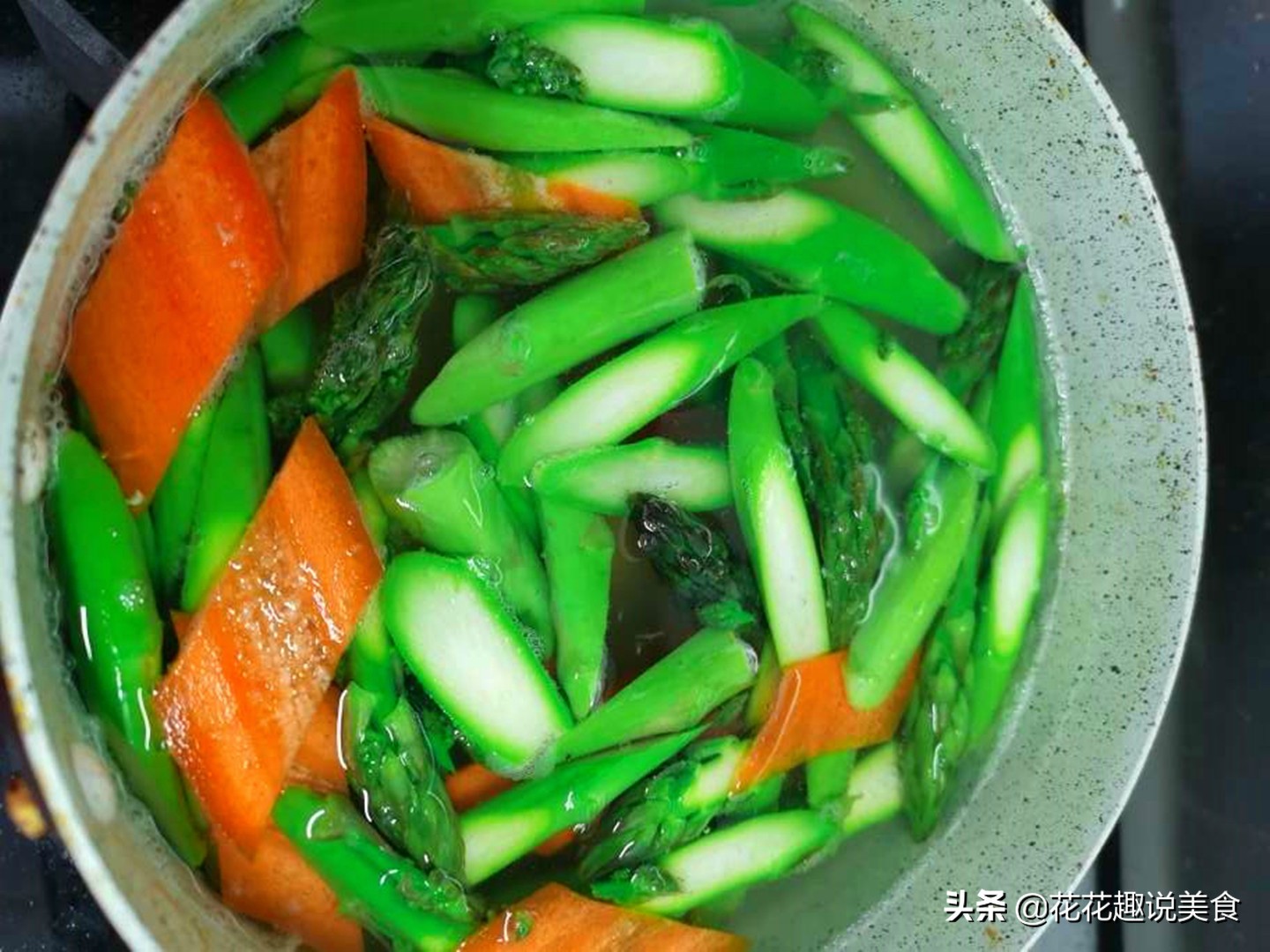 大虾减肥食谱_小油菜炒鲜虾_虾仁木耳竹笋山药搭配