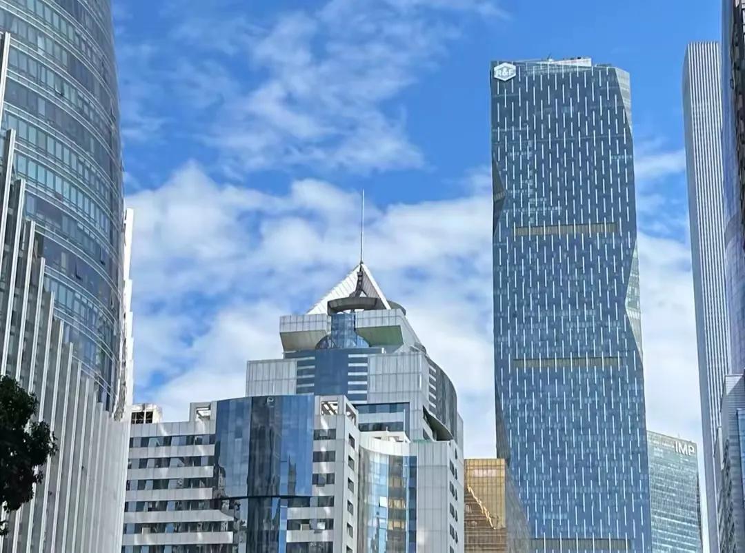 离岸人民币兑美元跌幅分析_人民币汇率波动原因解析_离岸金融存在的风险