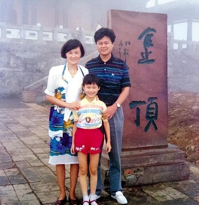 李宇春设计师男友_李宇春父母催婚_李宇春感情生活