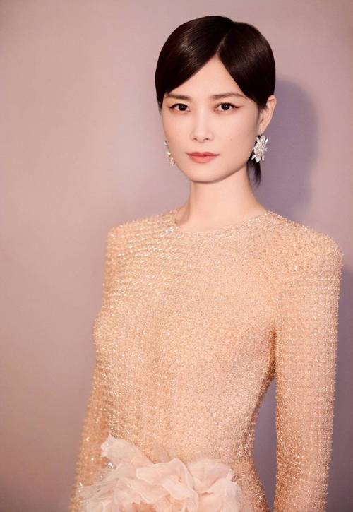 李宇春设计师男友_李宇春感情生活_李宇春父母催婚