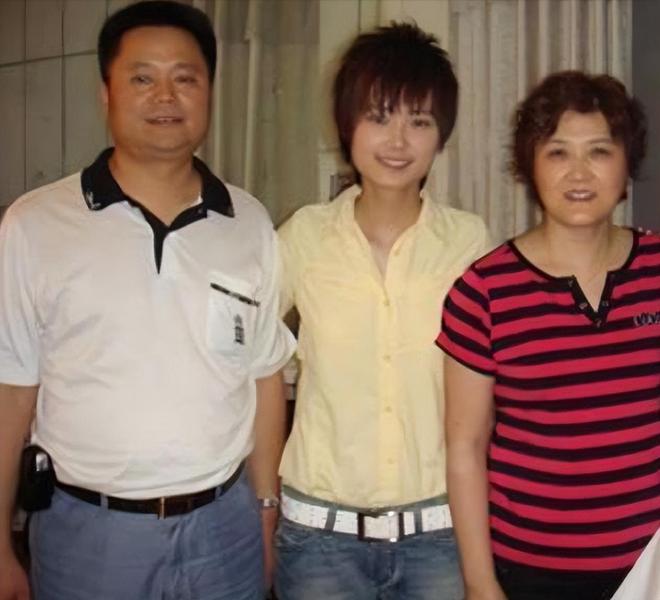 李宇春设计师男友_李宇春感情生活_李宇春父母催婚