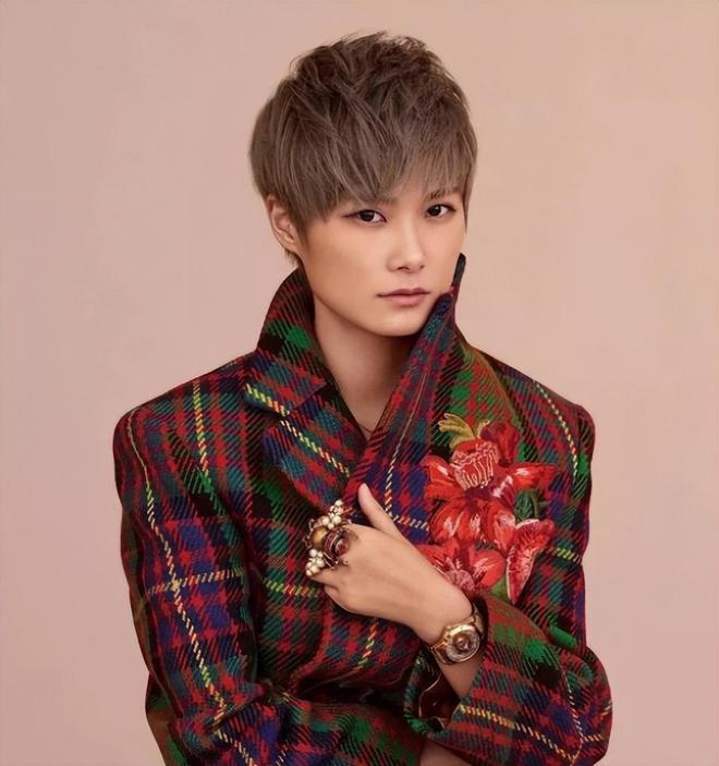 李宇春设计师男友_李宇春父母催婚_李宇春感情生活
