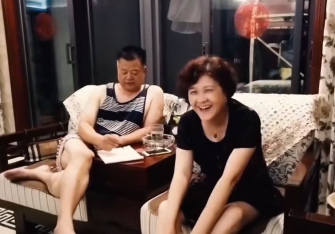 李宇春感情生活_李宇春设计师男友_李宇春父母催婚