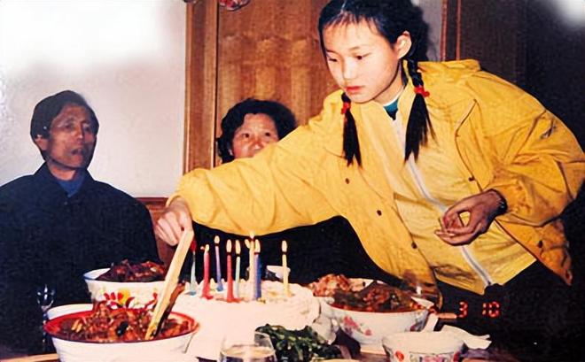 李宇春父母催婚_李宇春感情生活_李宇春设计师男友