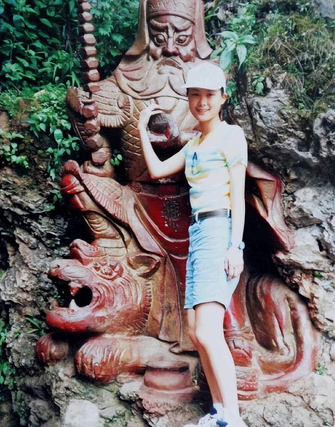 李宇春感情生活_李宇春父母催婚_李宇春设计师男友
