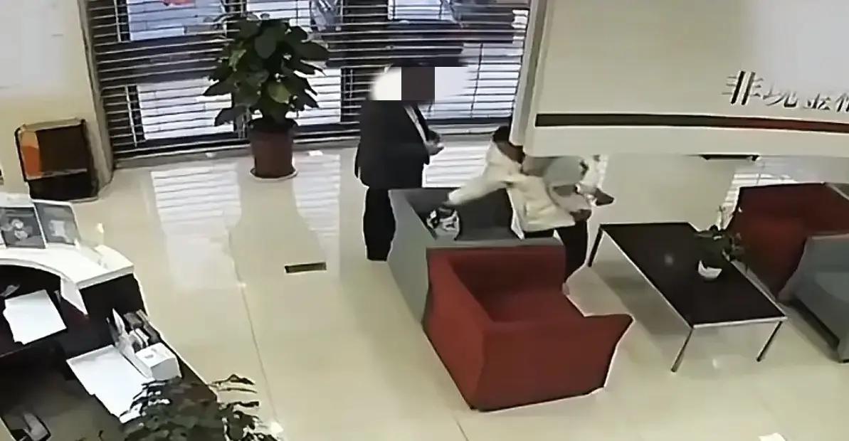 柜员 理财经理_银行理财骗局_存银行还能信谁