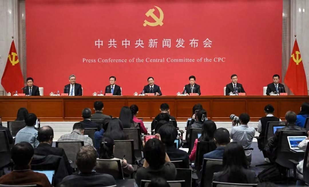 财政政策与货币政策都有挤出效应_投资于人_扩大内需